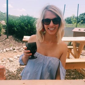 Meet your Posher, Elizabeth